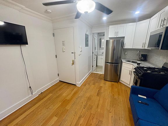 2nd image of 216 E 36th St APT 6R