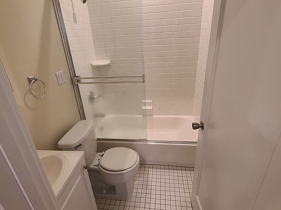 4th image of 4740 Balboa St APT 306