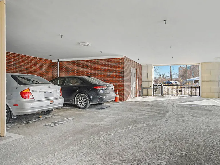 87 Railroad Pl #203 — Photo 30