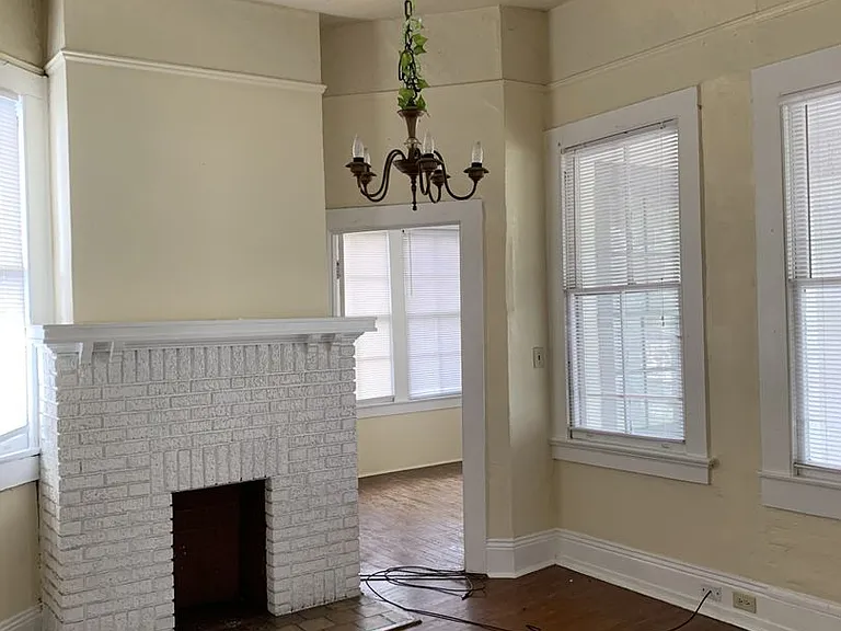 2405 & 2405.5 Napoleon Ave #4327-29 — Photo 6
