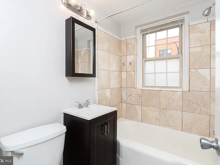 2415 Ontario Rd NW #102 — Photo 3