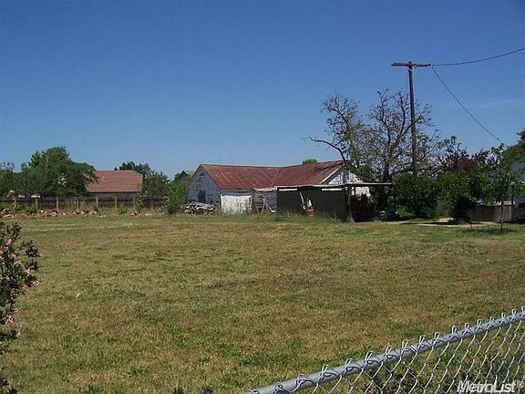 3rd image of 311 E Harney Ln