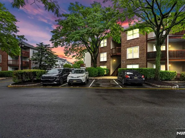 1486 Westgate Dr, Fort Lee, NJ 07024