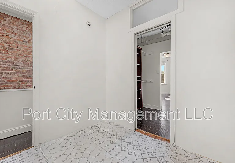 207 S Ellwood Ave — Photo 14