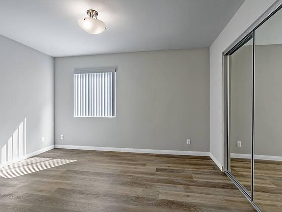 3rd image of 609 N Jackson St APT 1