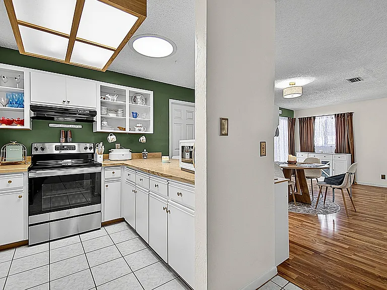 4 Zanzibar Balsan Ct — Photo 27