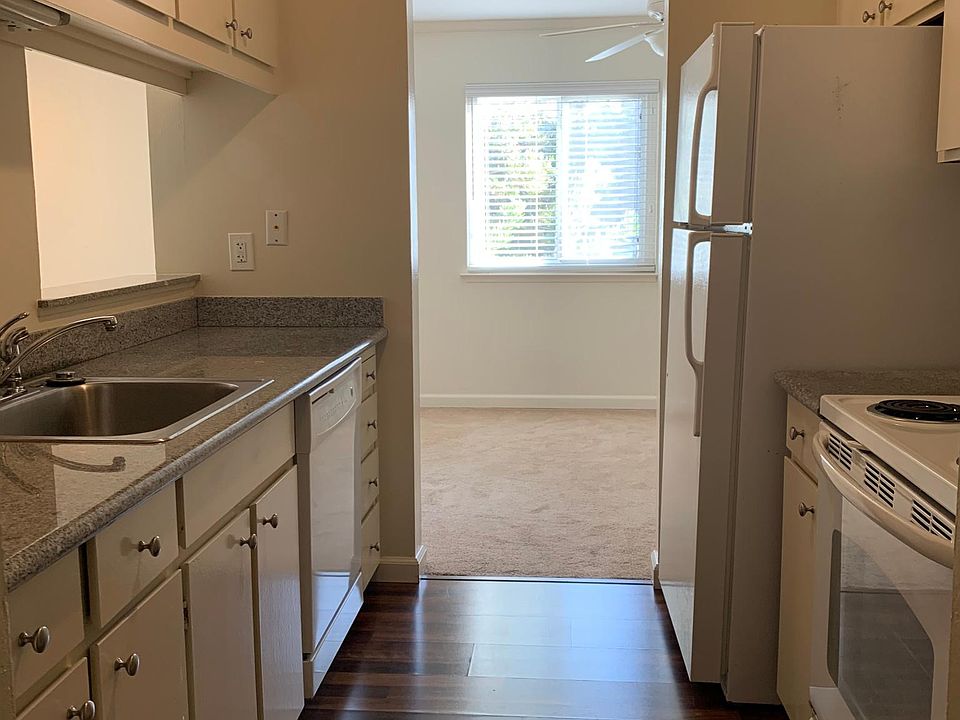 Brand-new stainless steel appliances were just added to this functional kitchen!