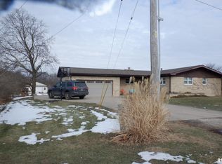 301 Schulzki Ln, East Peoria, IL 61611