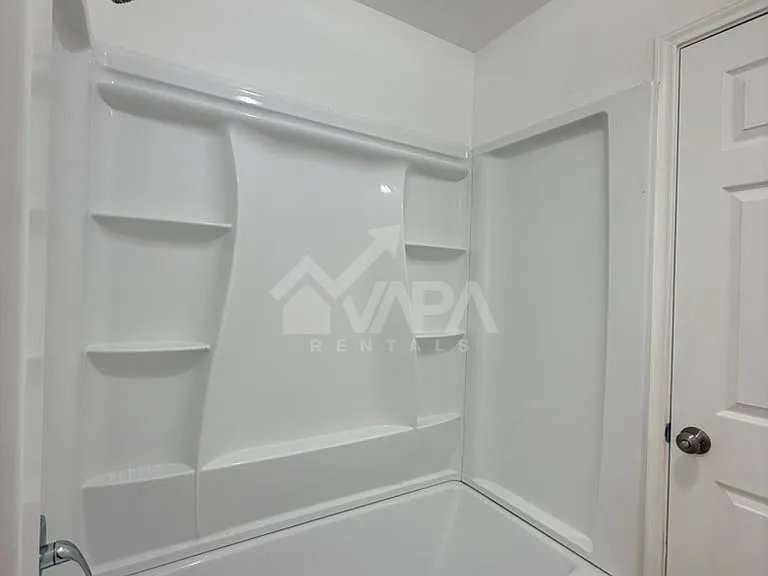 9218 Everton — Photo 13