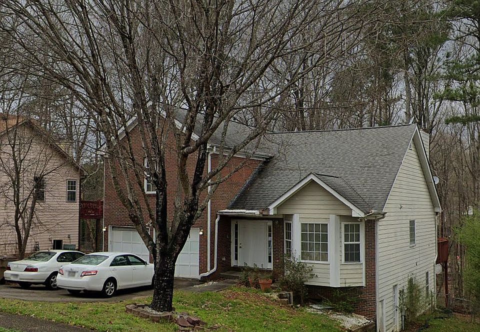 1st image of 2880 Trotters Pointe Dr