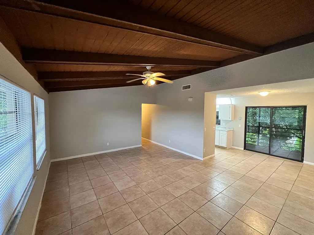 3 bed, $2,250 — Photo 4