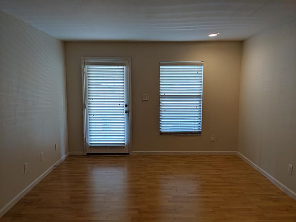 5th image of 2922 Plaza Terrace Dr #2922