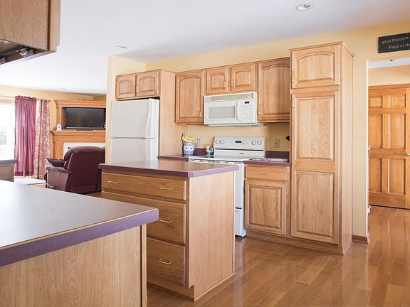 5th image of 309 Reade Dr
