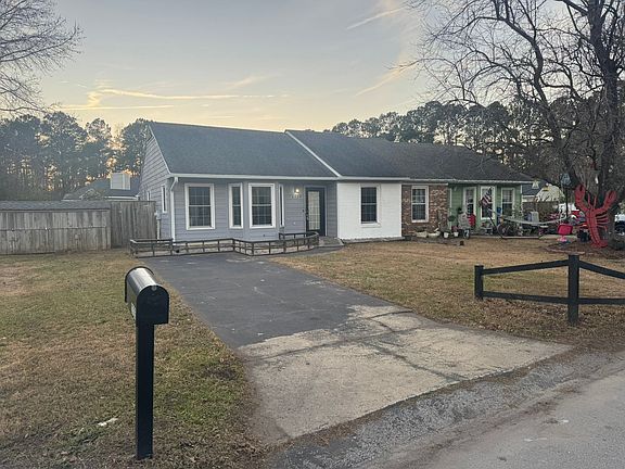 2nd image of 2725 Brookfield Dr