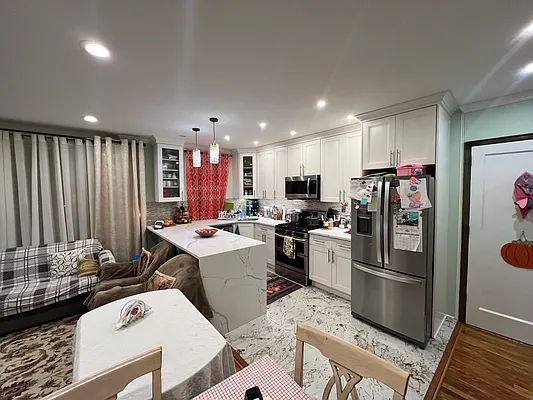 Sold by Homesmart Premier Living Realty | media 2