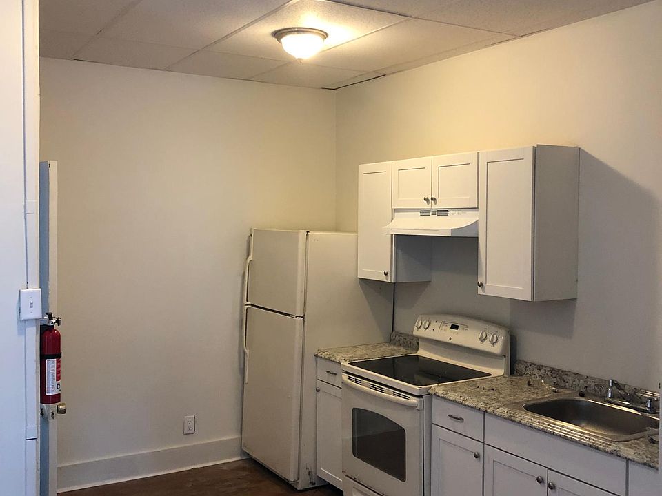 2nd image of 348 Chestnut St APT 1