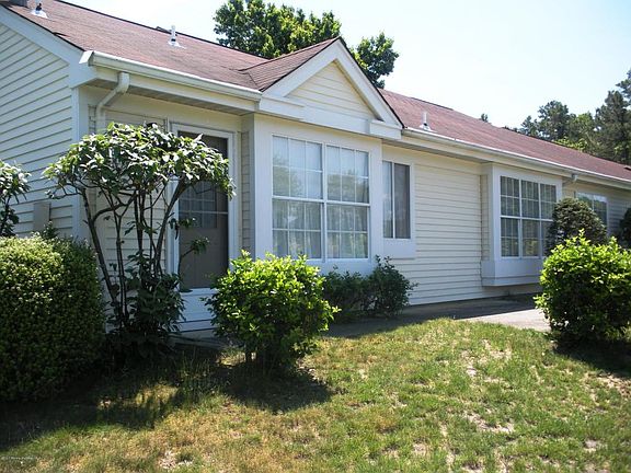 4th image of 903B Stratford Ct