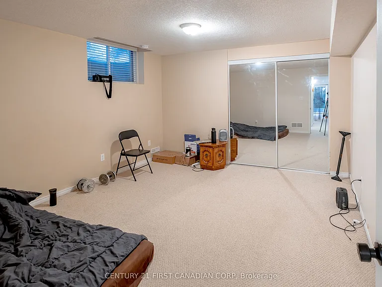 1841 Foxwood Ave #WALKOUT BASEMENT — Photo 14