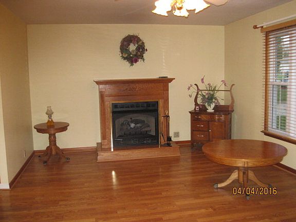 2nd image of 726 Connie Ave