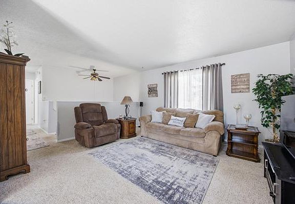5th image of 406 3rd Ave