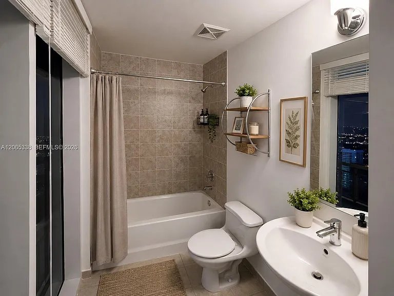 61 SW 13th St #1 — Photo 14
