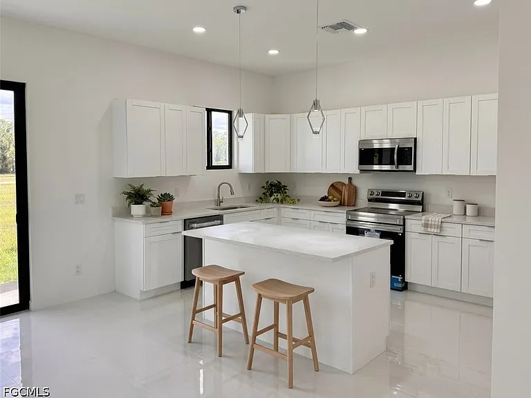 4121 NW 22nd St — Photo 9