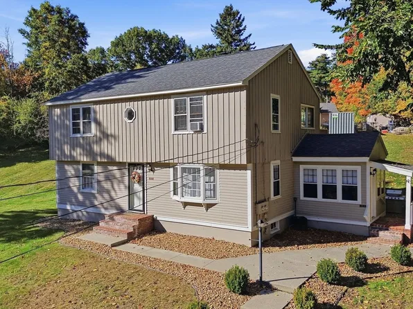 29 Shadow Lake Rd, Salem, NH 03079