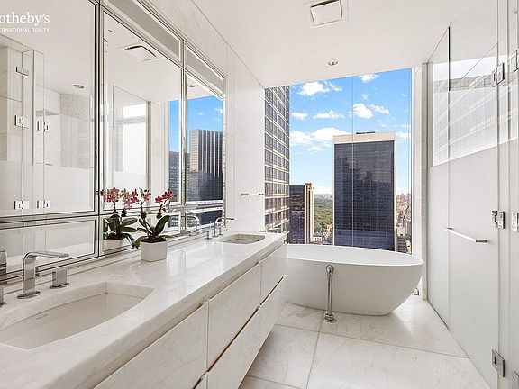 3rd image of 20 W 53rd St #37A