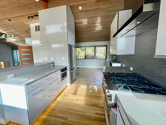 5th image of 6905 SE 34th St