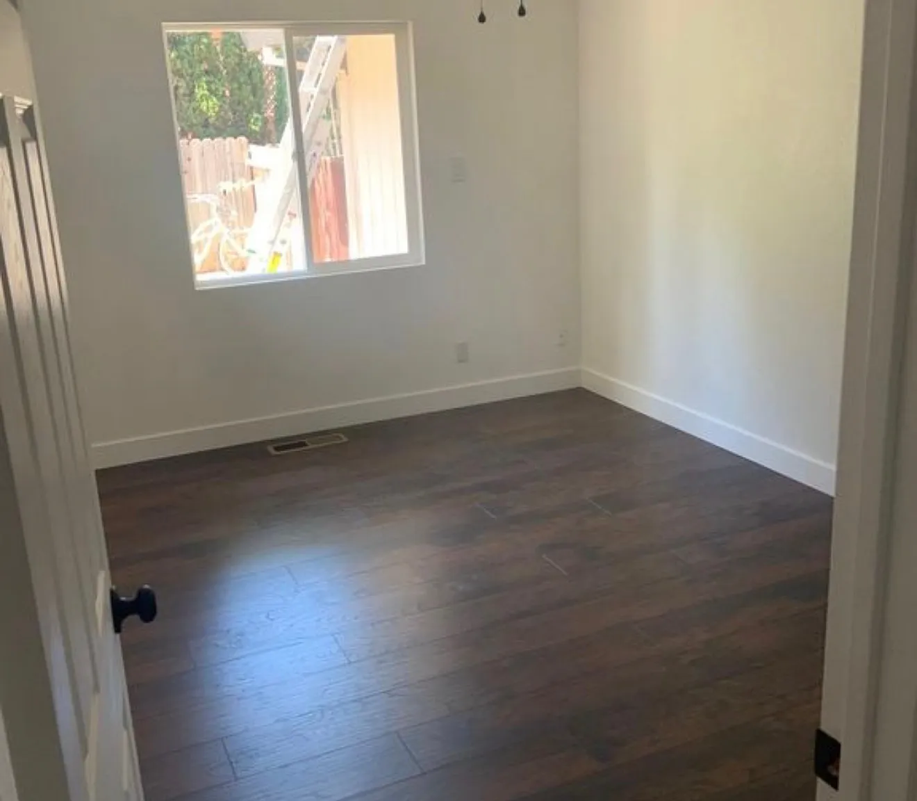 3 bed, 1923 sqft, $3,000 — Photo 4