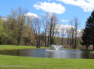 132 Shust Rd, Greenfield Township, PA 18407