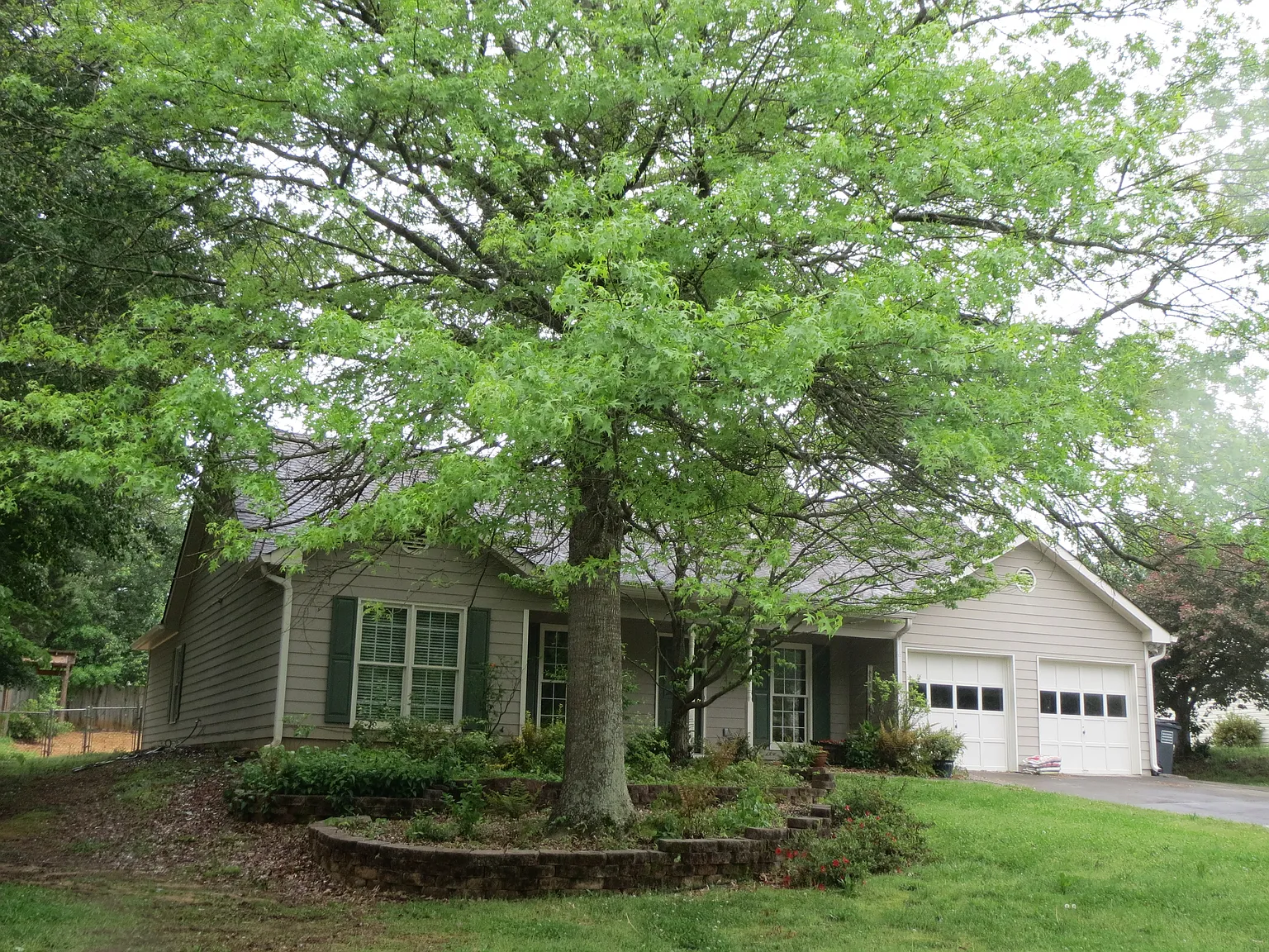 1410 Shamrock Hill Cir photo 1