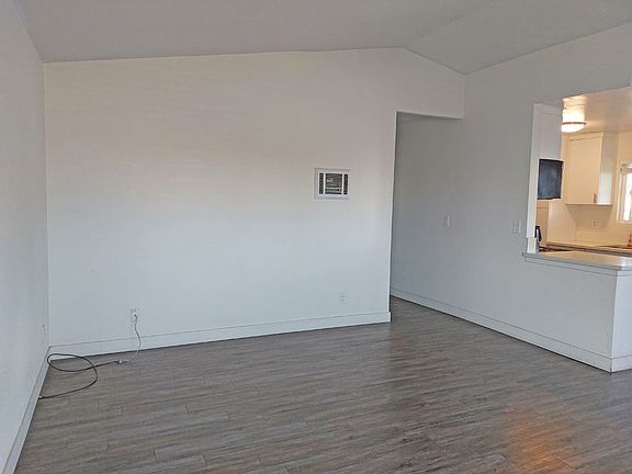 2nd image of 4342 Marlborough Ave APT 4