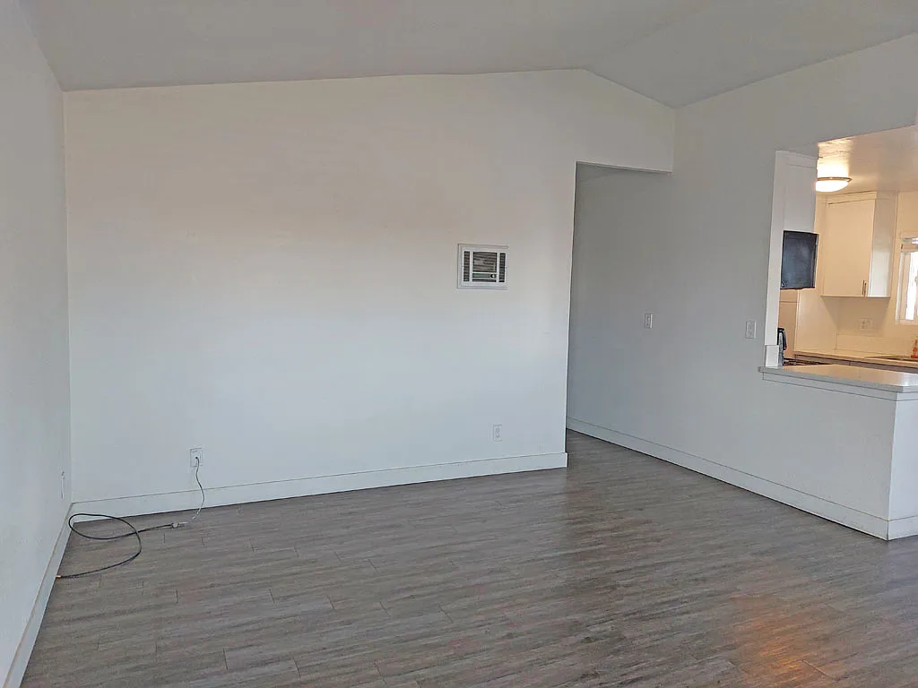 Building Photo - 4342 Marlborough Ave #4