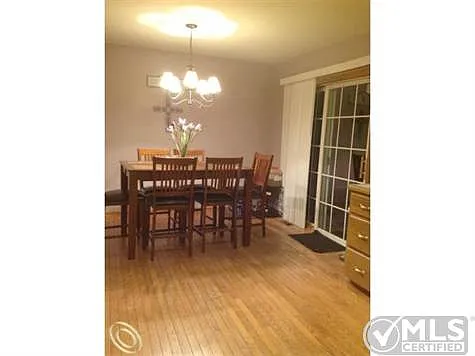 1138 McClellan Dr photo 1