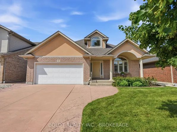 9 Nicholas Dr, Saint Catharines, ON L2S 4C2