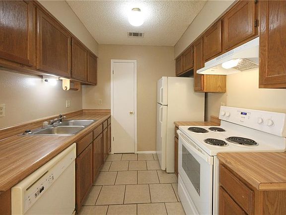 5th image of 9802 Brasher Dr #B