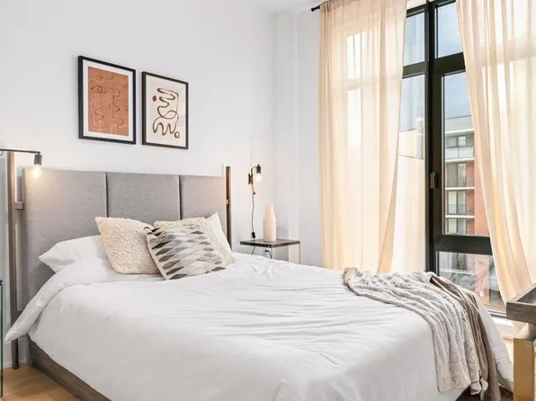 2-24 26th Avenue image 4 of 21