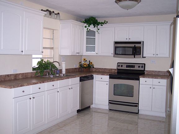 New Kitchen & Appl - L