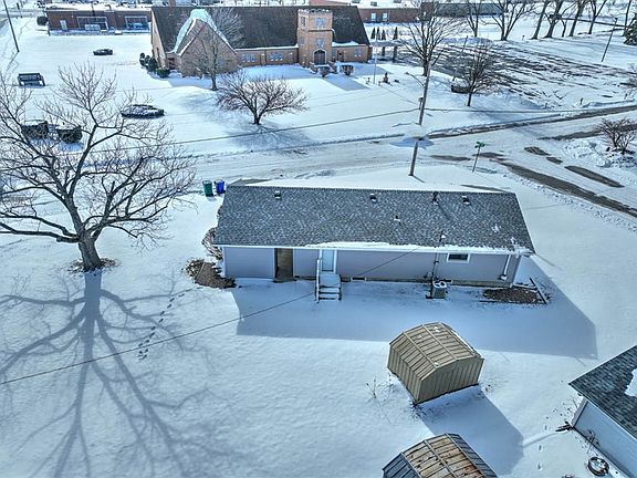 5th image of 110 W Manchester Dr