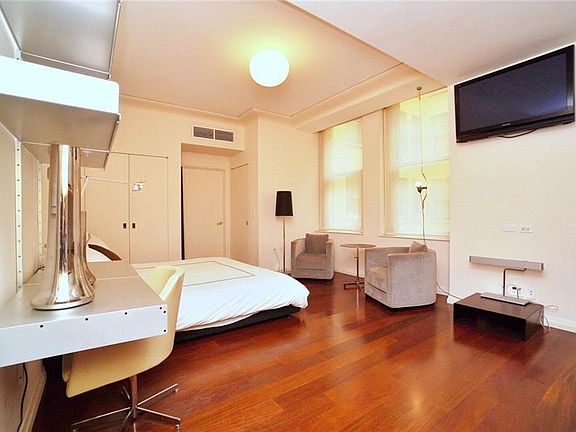 3rd image of 55 Wall St APT 633