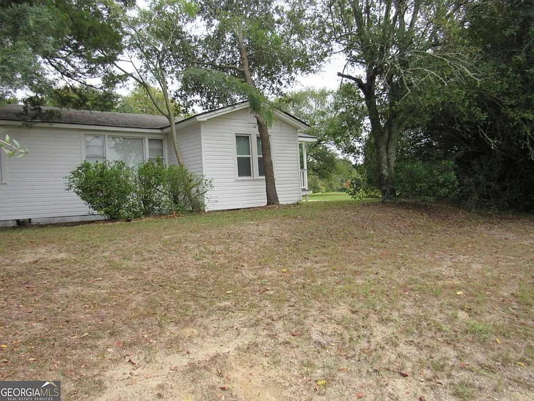 112 Judy Ave — Photo 12