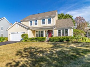 325 Stone Fence Rd, Vernon Hills, IL 60061