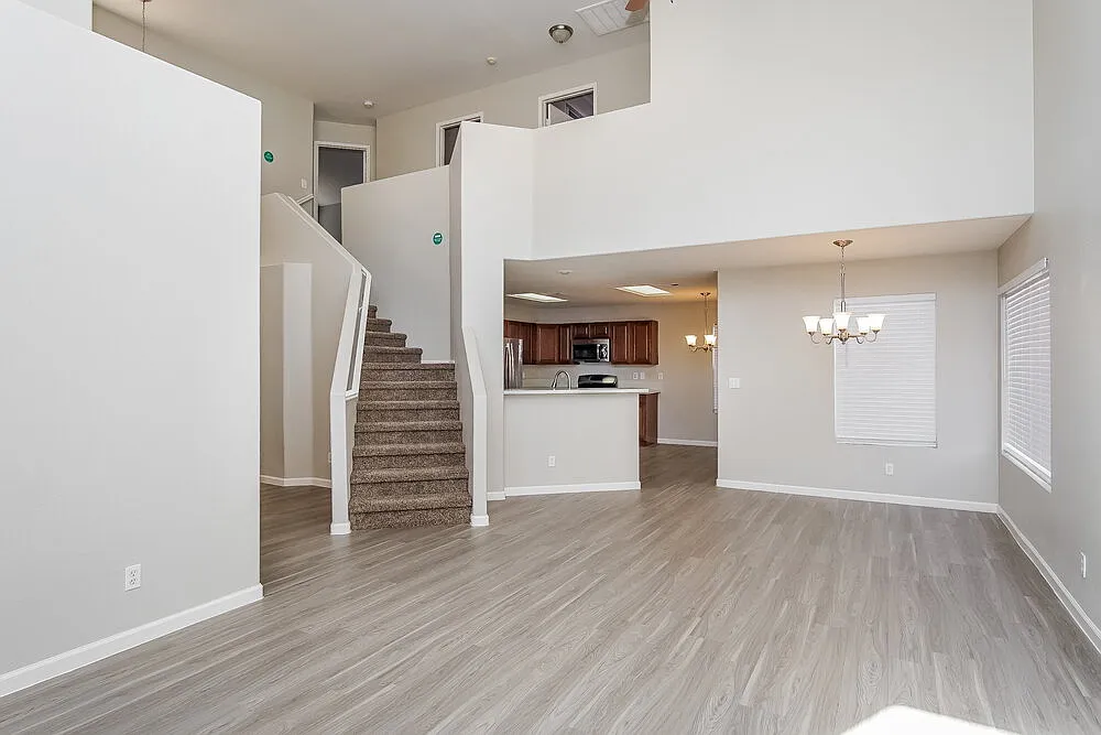 3 bed, 3.0 bath, 1733 sqft, $2,515 — Photo 4