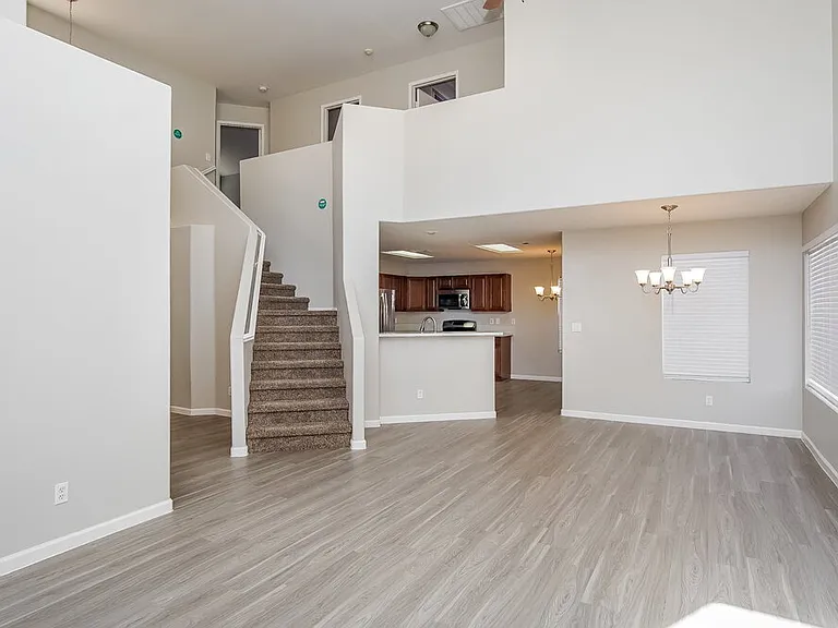 716 Pine Field Ln — Photo 4