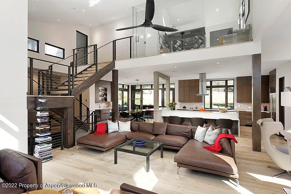 Building Photo - 47 Mustang Cir
