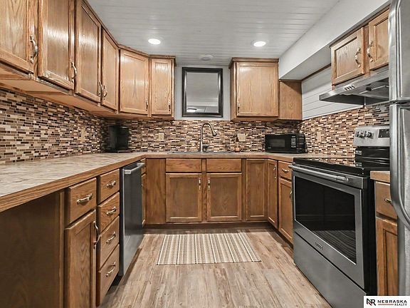 4th image of 3401 Martha St APT 4E