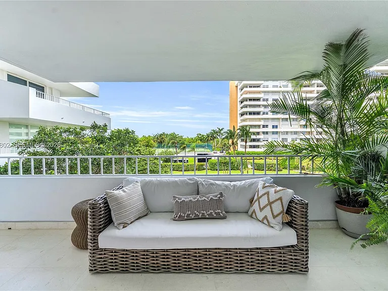 199 Ocean Lane Dr #306 — Photo 14