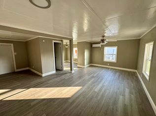 5341 Brown Ln TRAILER 7, Fort Worth, TX 76140