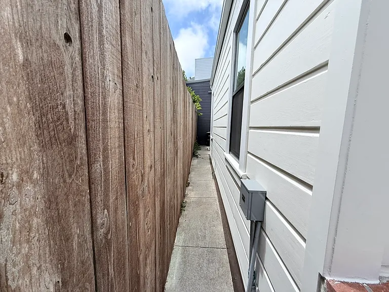 3774 Mission St — Photo 13